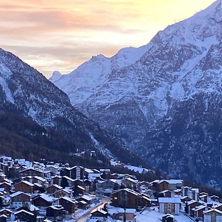 Haus Dorfblick Lägenhet Grächen Exteriör bild