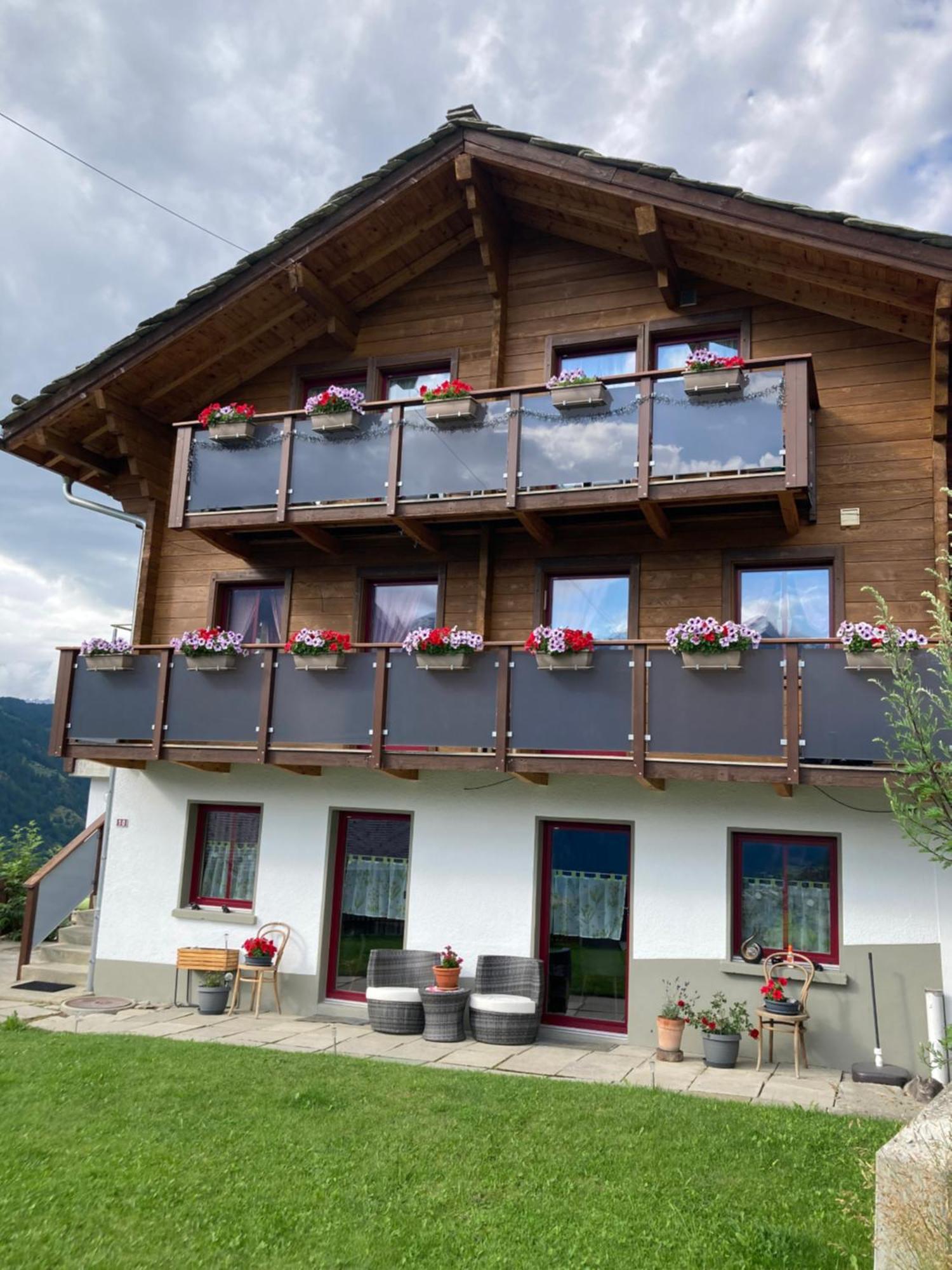 Haus Dorfblick Lägenhet Grächen Exteriör bild