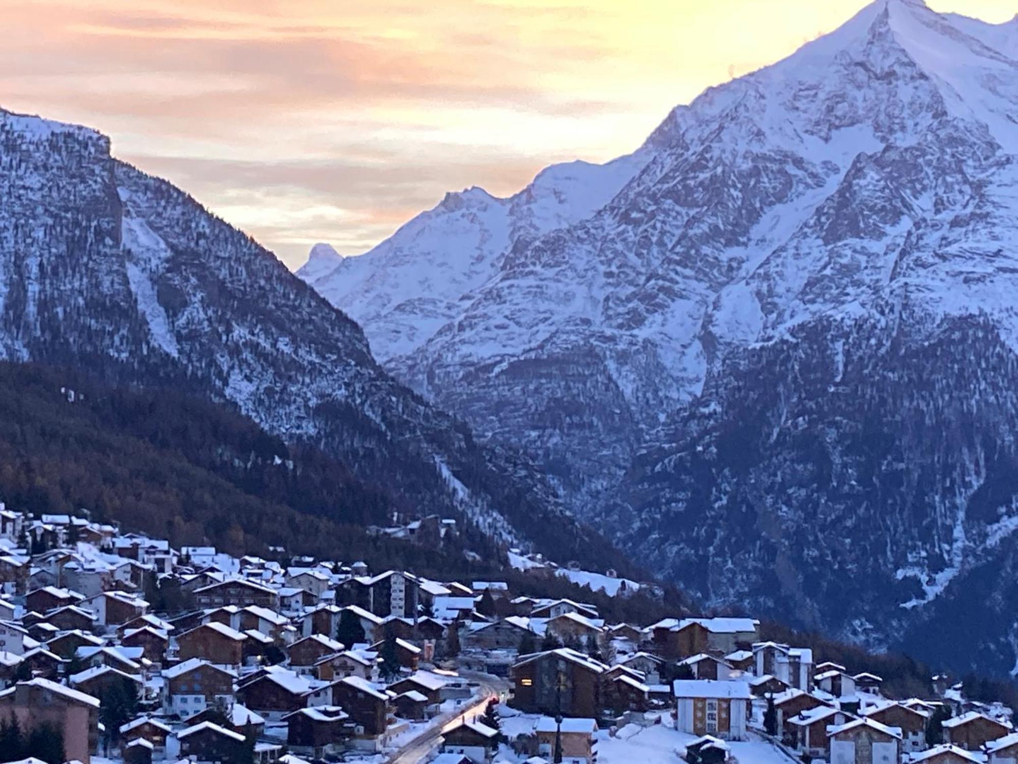Haus Dorfblick Lägenhet Grächen Exteriör bild